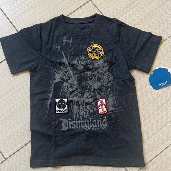 Disney Other - Disney Grey Star Wars Graphic Tee with Patch Details